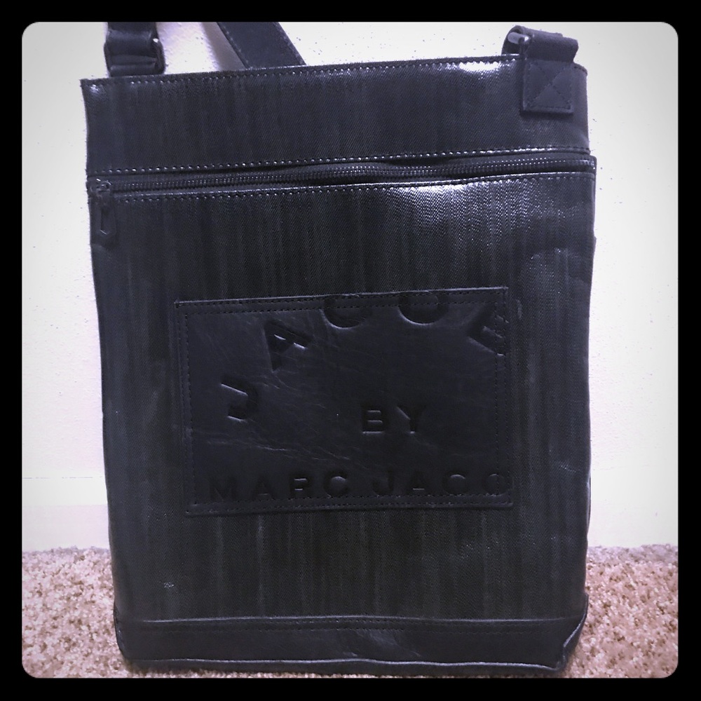 Marc Jacobs crossbody purse